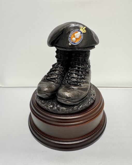 Boots and Beret Koninklijke Marechausse