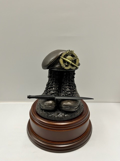 Boots and Baret KCT brons